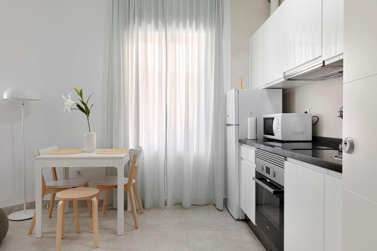 Homeabout Juan De Austria Apartments マラガ エクステリア 写真