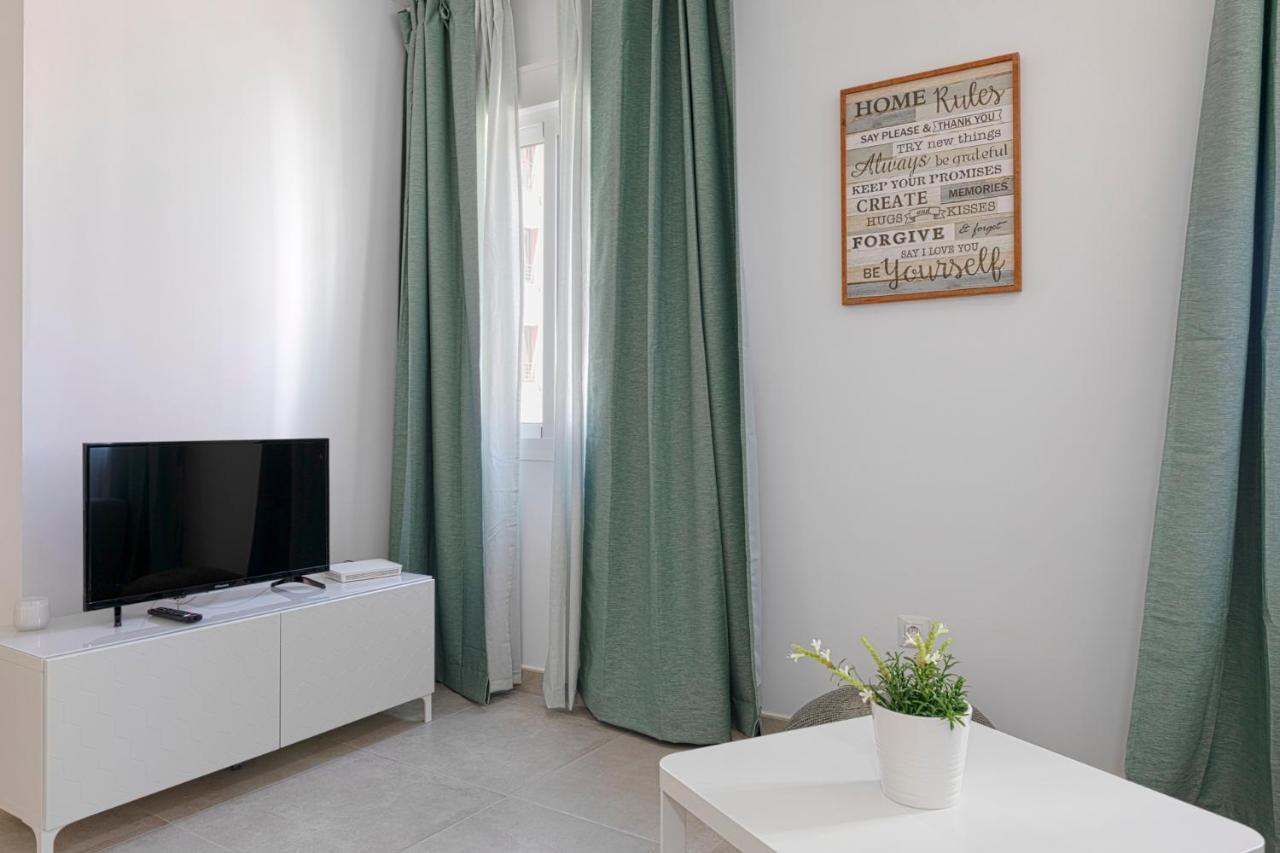Homeabout Juan De Austria Apartments マラガ エクステリア 写真